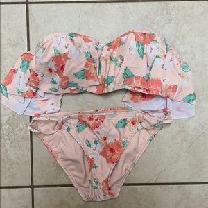 Floral shoulder bathing suit top & bottoms